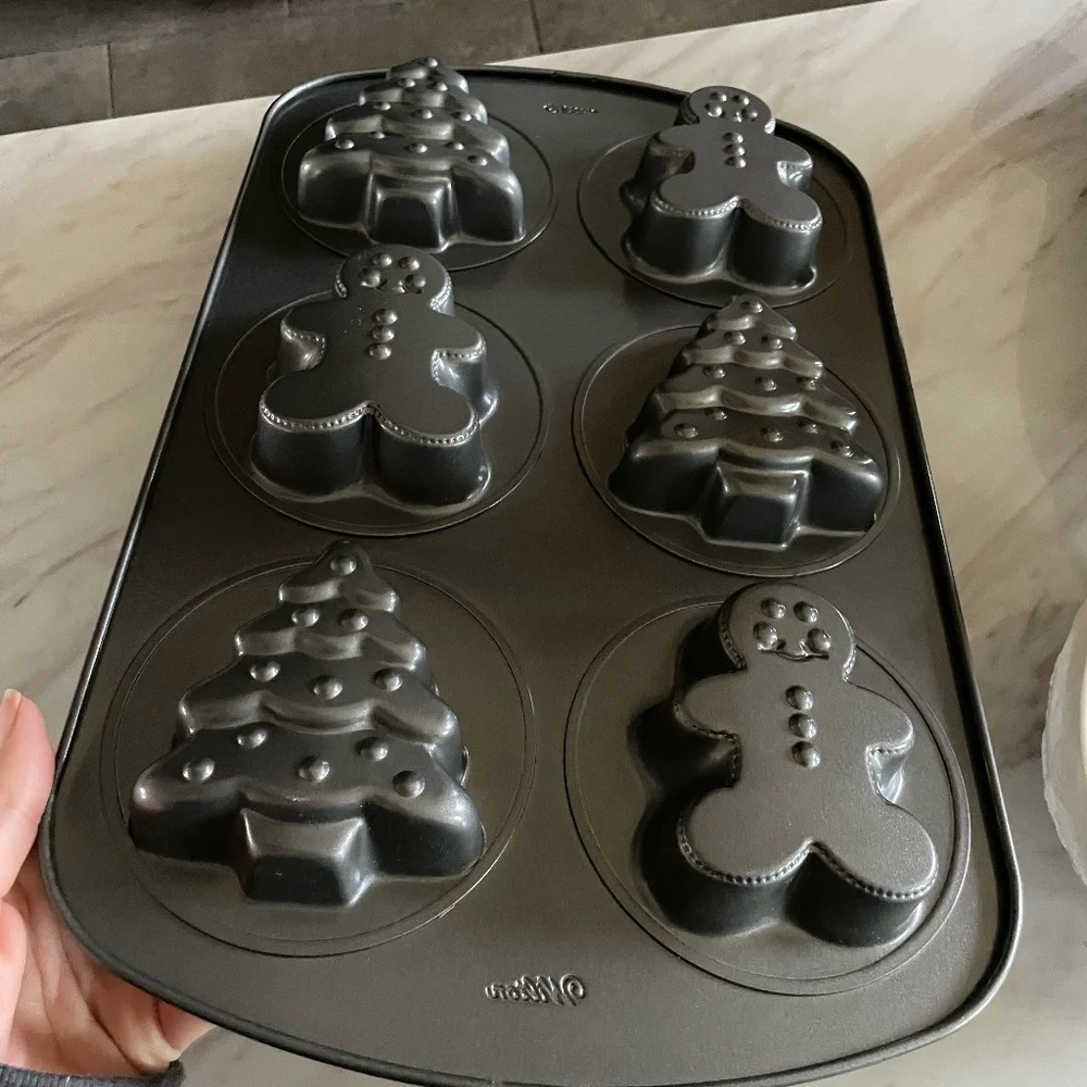 WILTON MINI GINGERBREAD/XMAS TREE CAKE MOLD